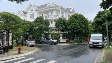 Bán căn biệt thự 2 mặt tiền đường khu Cityland Garden Emart, DT: 13.5 x 20m, thang máy