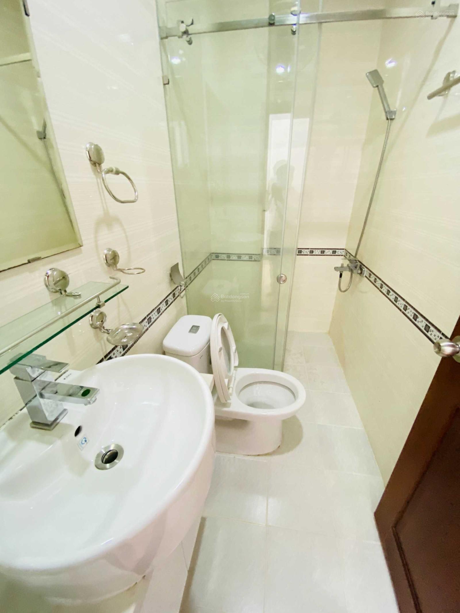 Nhà 3 phòng ngủ 75m2, full nội thất, sân ô tô đường 12m khu dân cư an ninh 24/7 có hồ bơi, gym