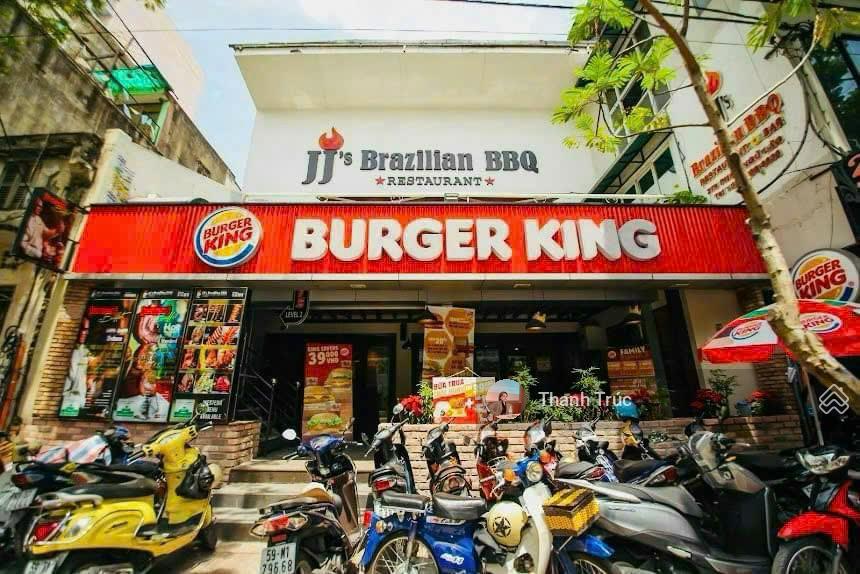 Tòa nhà mới xây khu Bàu Cát Tân Bình - trệt 4 lầu thang máy PCCC. DT 10 x 20m trệt + 4 lầu