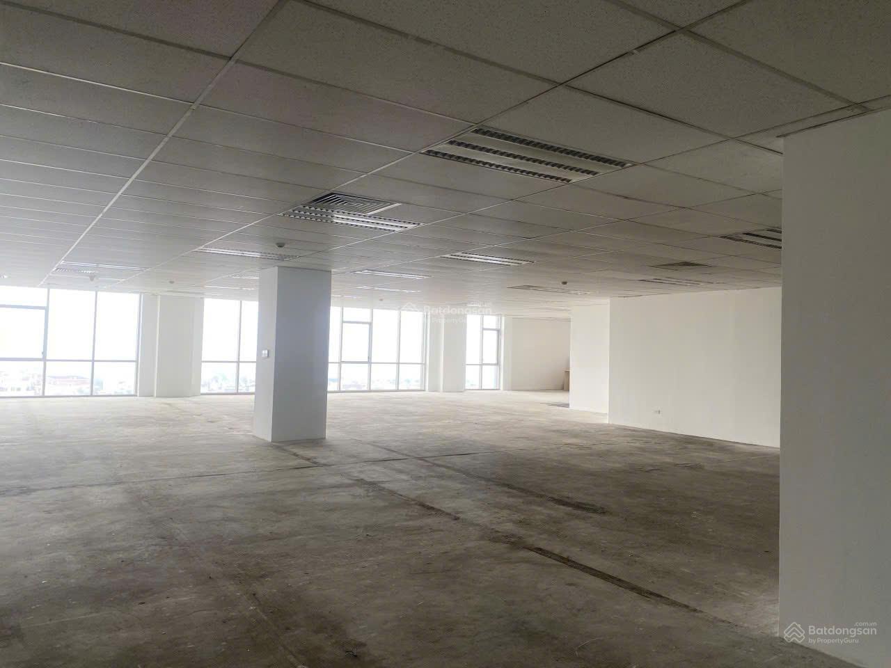 Cho thuê văn phòng DT: 30m2-50m2-120m2 - 250m2 - 568m2 tại tòa nhà Plaschem 562 Nguyễn Văn Cừ, LB