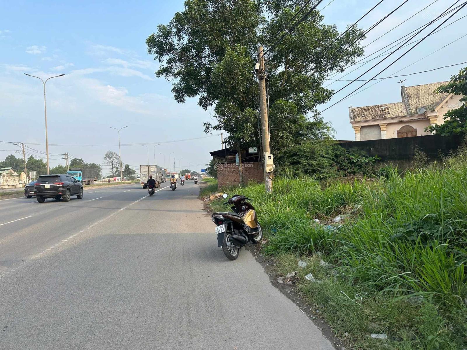 Bán lô đất 450m2 mặt tiền QL 51, ngang 19m