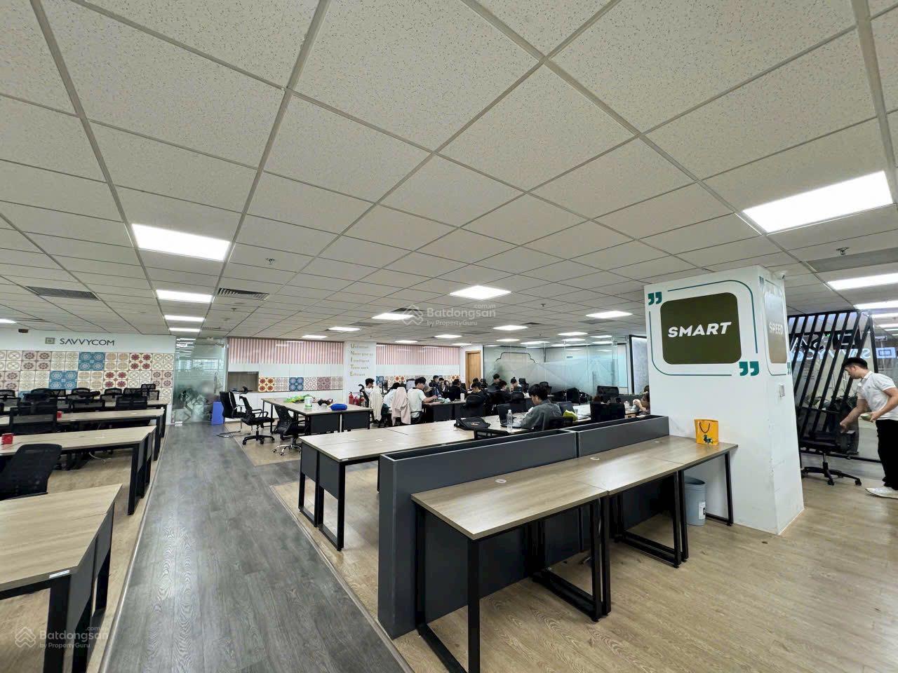 Cho thuê văn phòng toà Aqua Tower, Yên Phụ 80, 100, 150, 200, 500m2 giá 140 nghìn/m2/th