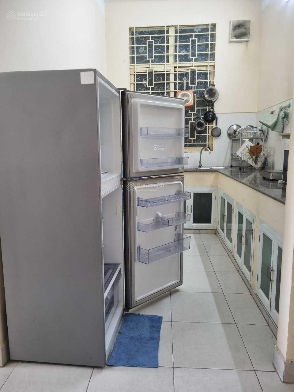 Cần bán căn hộ B1 Trường Sa, 1PN 1WC 54m2 giá 3tỷ2 đầy đủ nội thất. Hợp đồng mua bán.