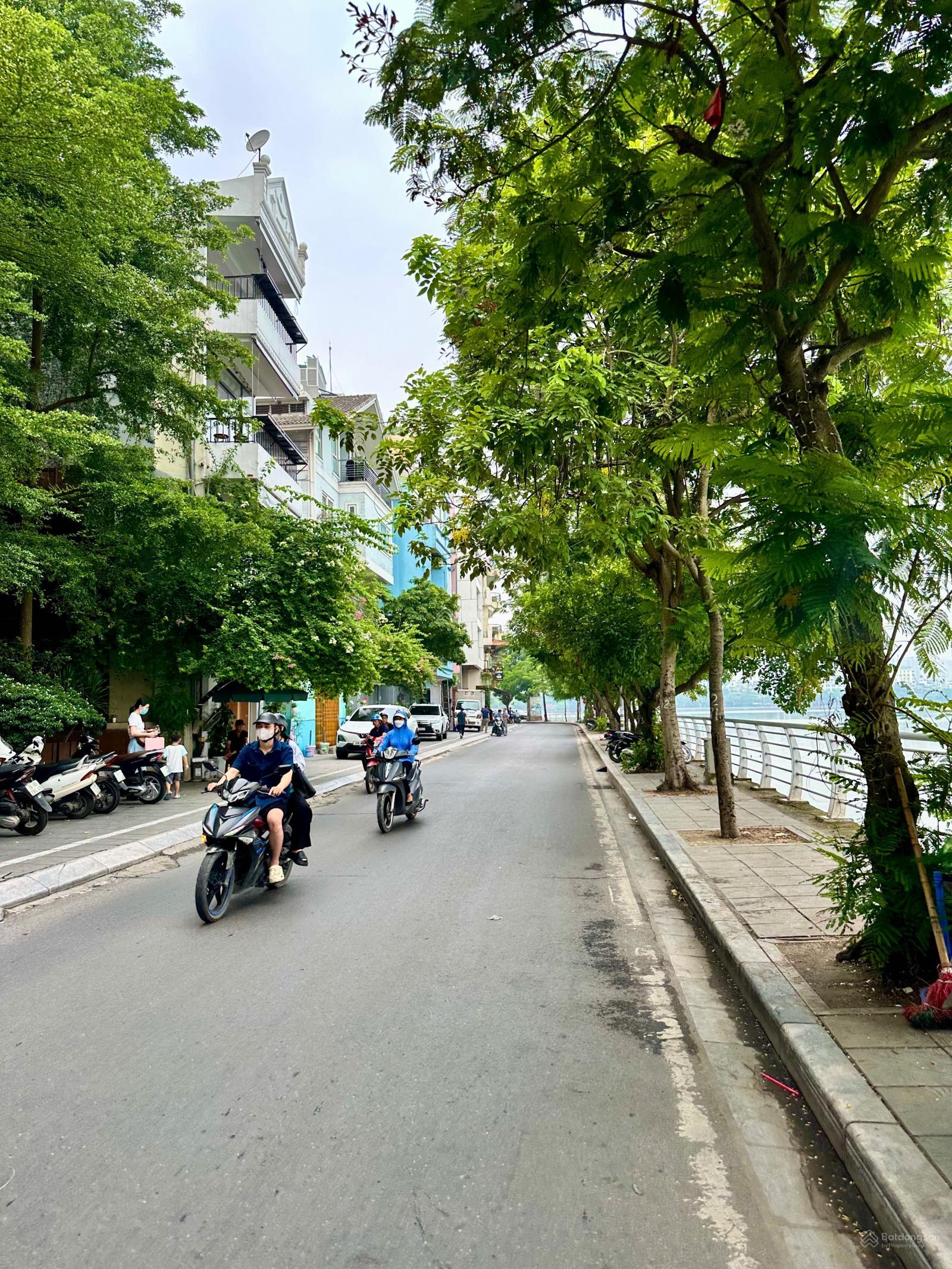 Cần bán nhà lô góc mặt phố Nhật Chiêu, Tây Hồ. DT sổ 85m2 x 8T, MT 6m. Vị trí đẹp đầu hồi, sầm uất