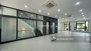 Tầng trệt 7x20m Vạn Phúc City có máy lạnh, thang máy, hầm xe, đường 16m, vị trí đẹp. Giá 17 triệu