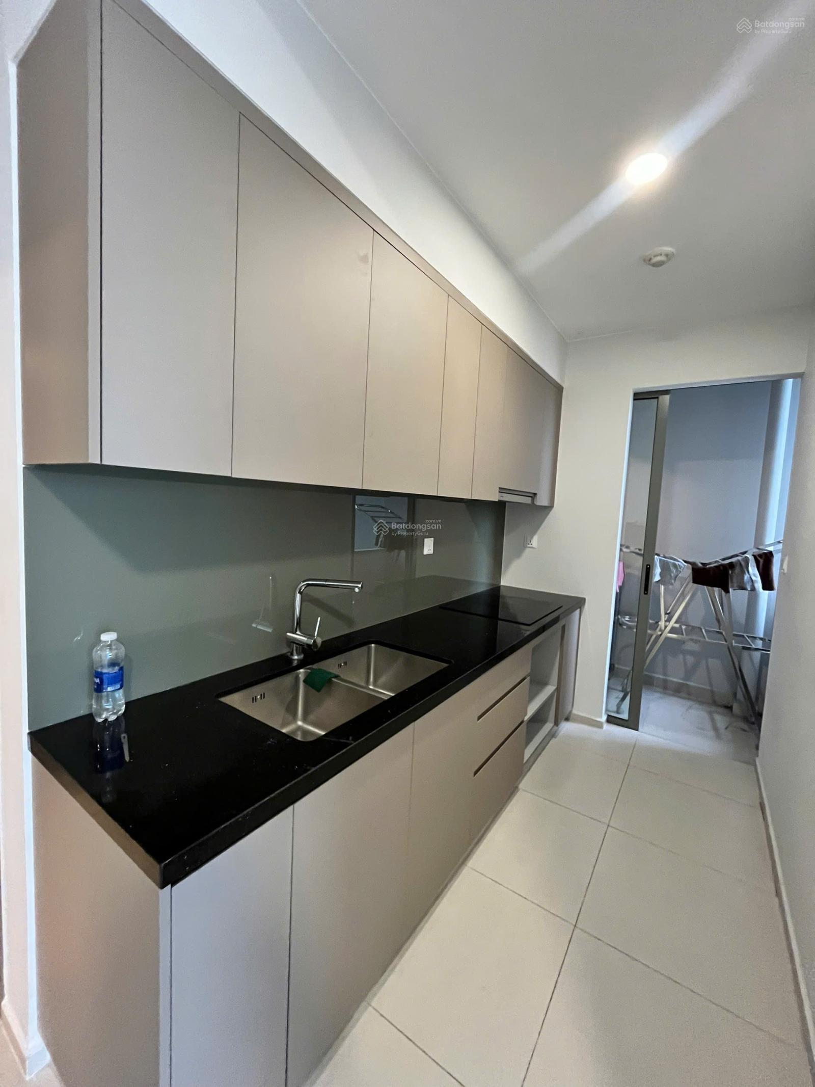 Cho thuê căn 2PN giá 7tr/th full 2ML, giường tủ, ở liền chung cư Westgate