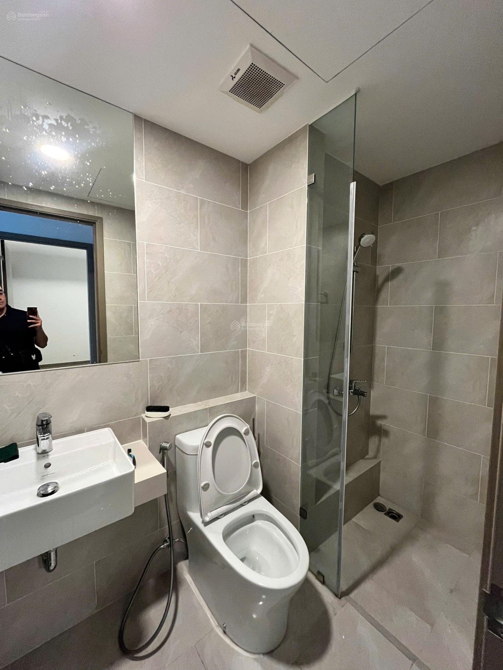 Cho thuê căn 2PN giá 7tr/th full 2ML, giường tủ, ở liền chung cư Westgate