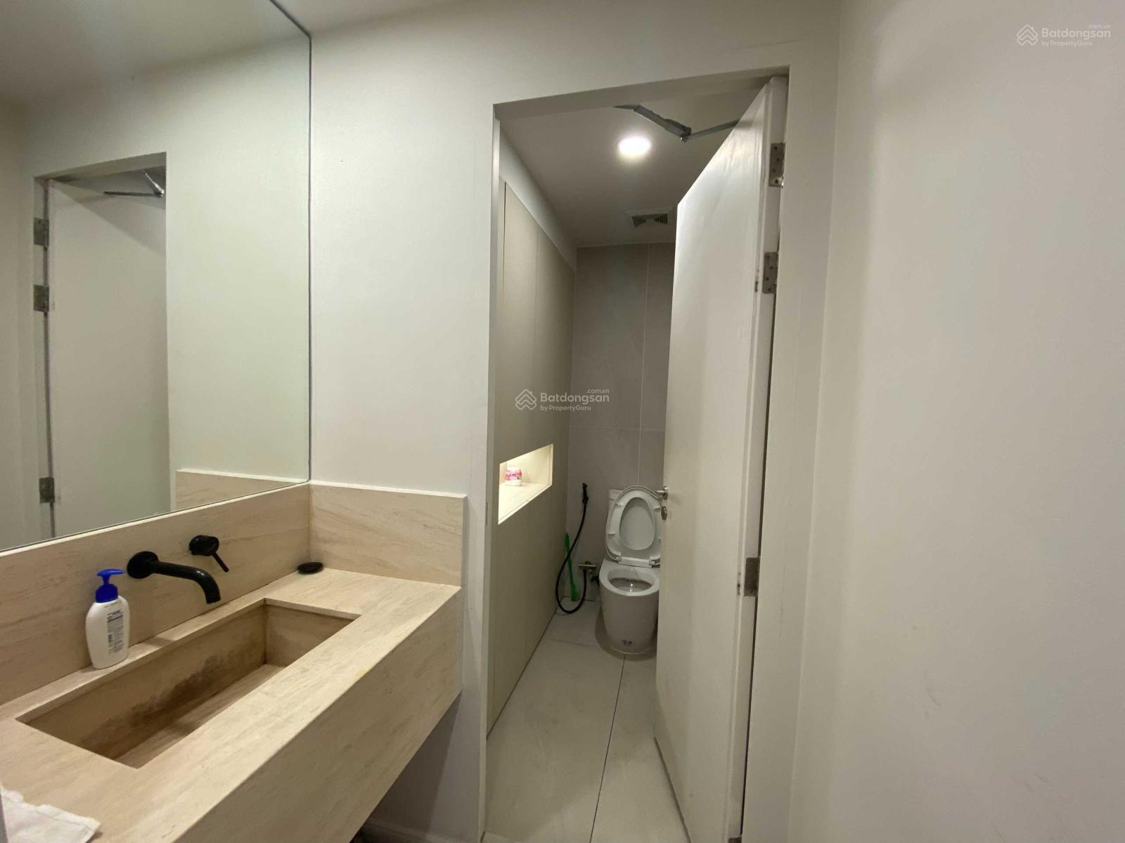 Tòa nhà MT 722 Sư Vạn Hạnh, Phường 12, Quận 10 - 8x18m hầm và 9 tầng