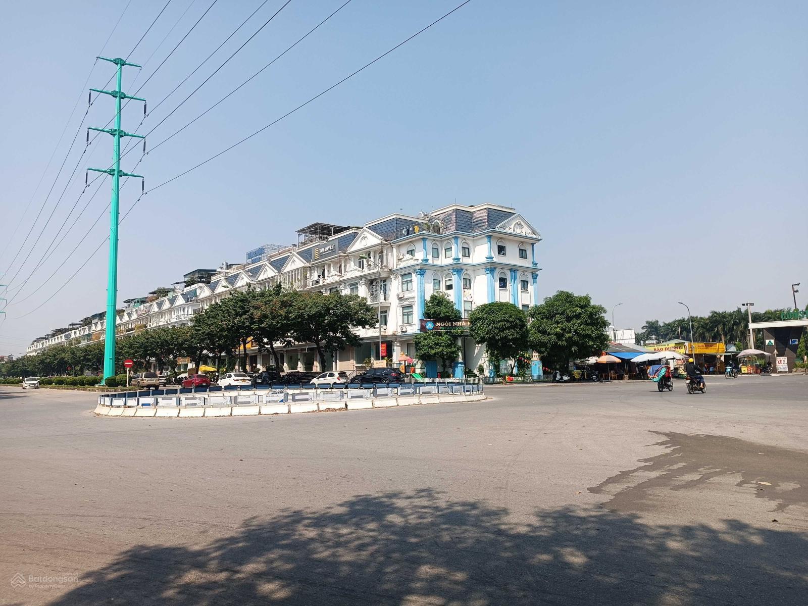 Bán biệt thự liền kề KĐT Thành Phố Giao Lưu, đường 40m, MT 8m, làm việc chính chủ. LH 0989 182 ***