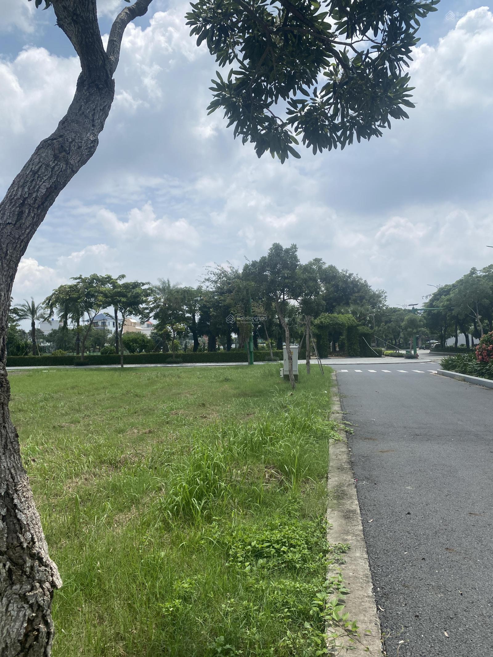 Cần bán lô đất đường D1 tại khu 5 Sao, Cần Giuộc, Long An. 100m2 giá 2tỷ850. Lh: 0931 112 *** Cần bán lô đất đường D1 tại khu 5 Sao, Cần Giuộc, Long An. 100m2 giá 2tỷ850. Lh: 0931 112 ***