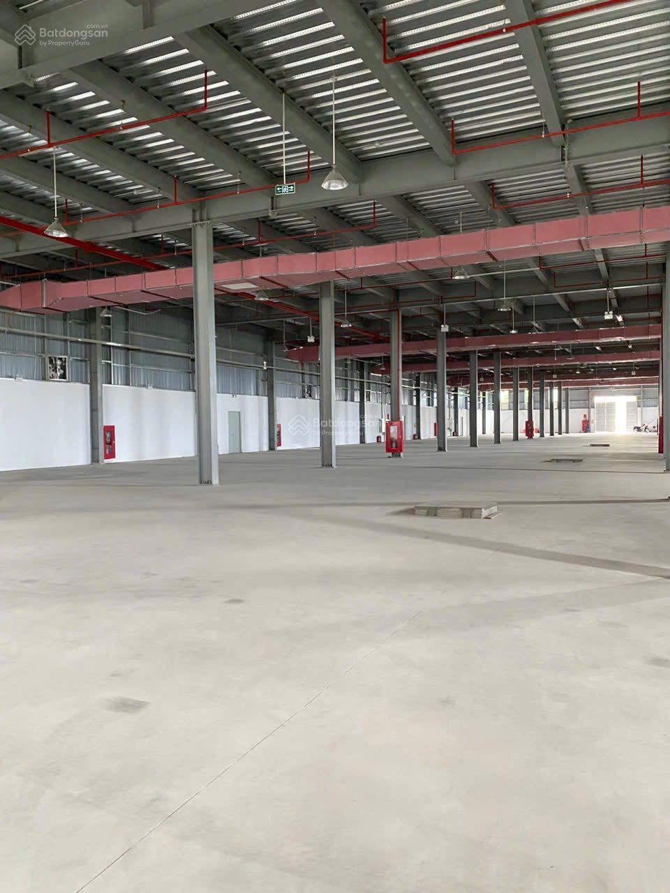 Cho thuê kho xưởng gần KCN TT Phùng, Đan Phượng. 1600 và 2000m2 kho xưởng có pccc nghiệm thu