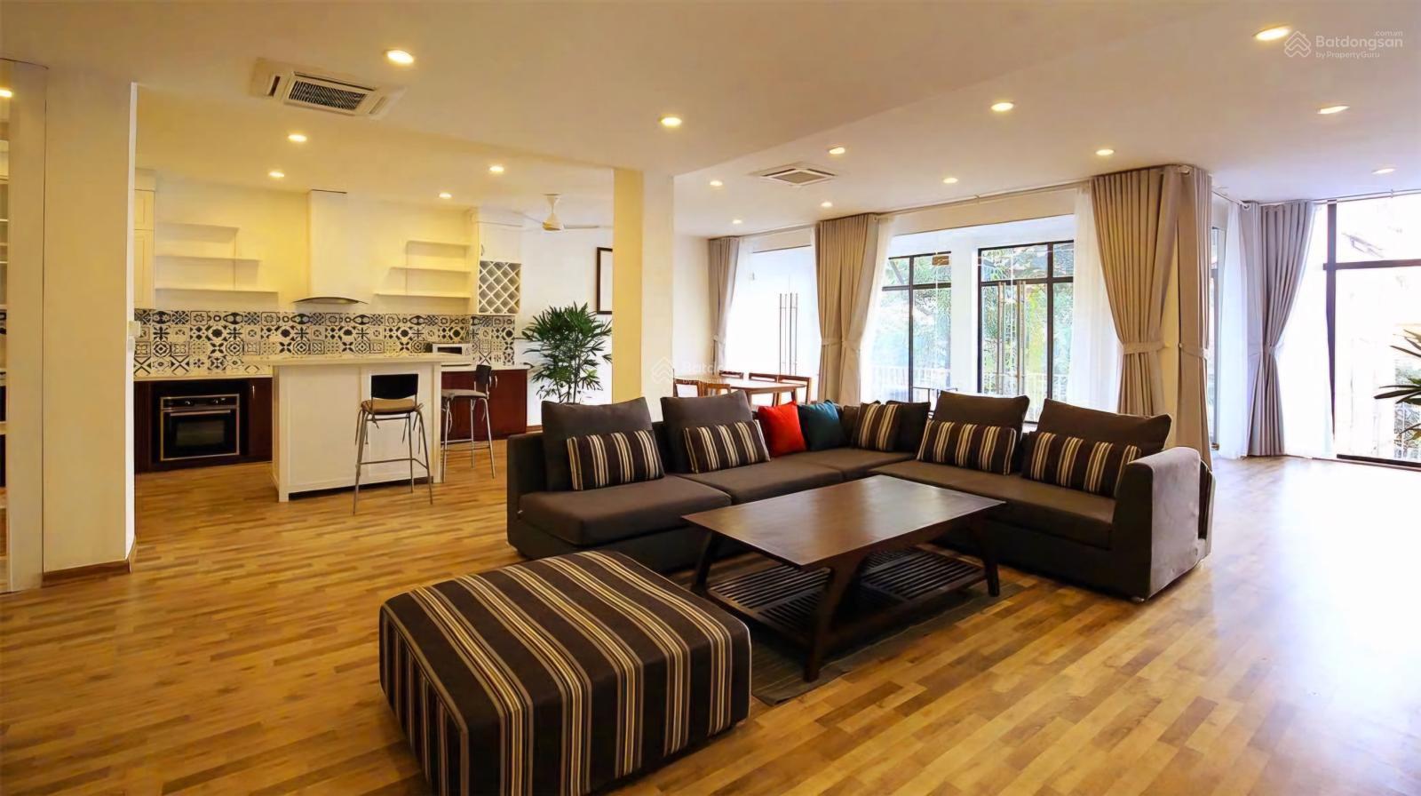 Gia đình cần bán 1 biệt thự 290m2, 4 tầng, full nội thất rất chất lượng, đô thị Sài Đồng Long Biên