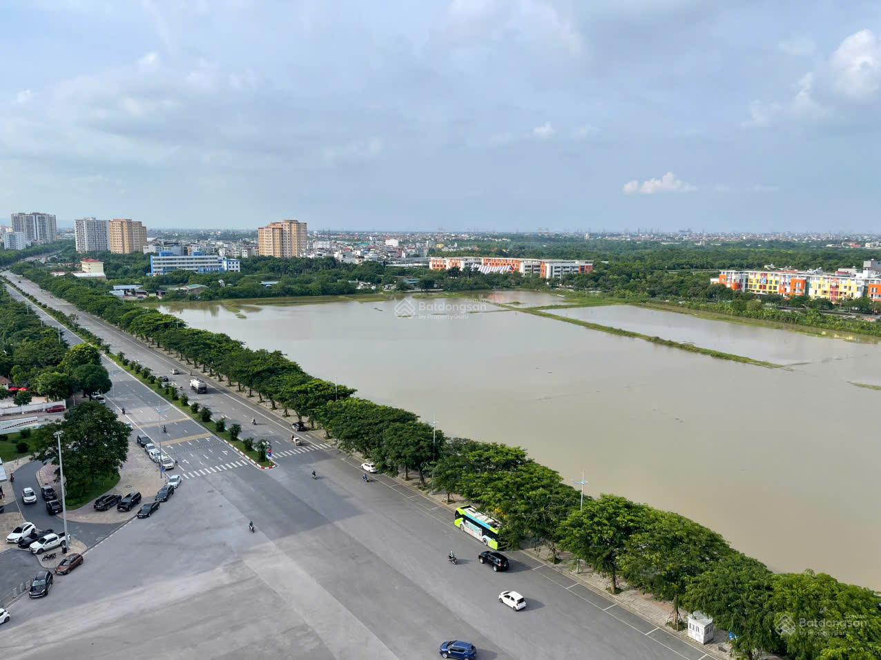 Bán gấp căn hộ 3PN2WC tòa S5 Vinhomes Symphony, DT 138m2 tầng cao View Vincom và bể bơi ngoài trời