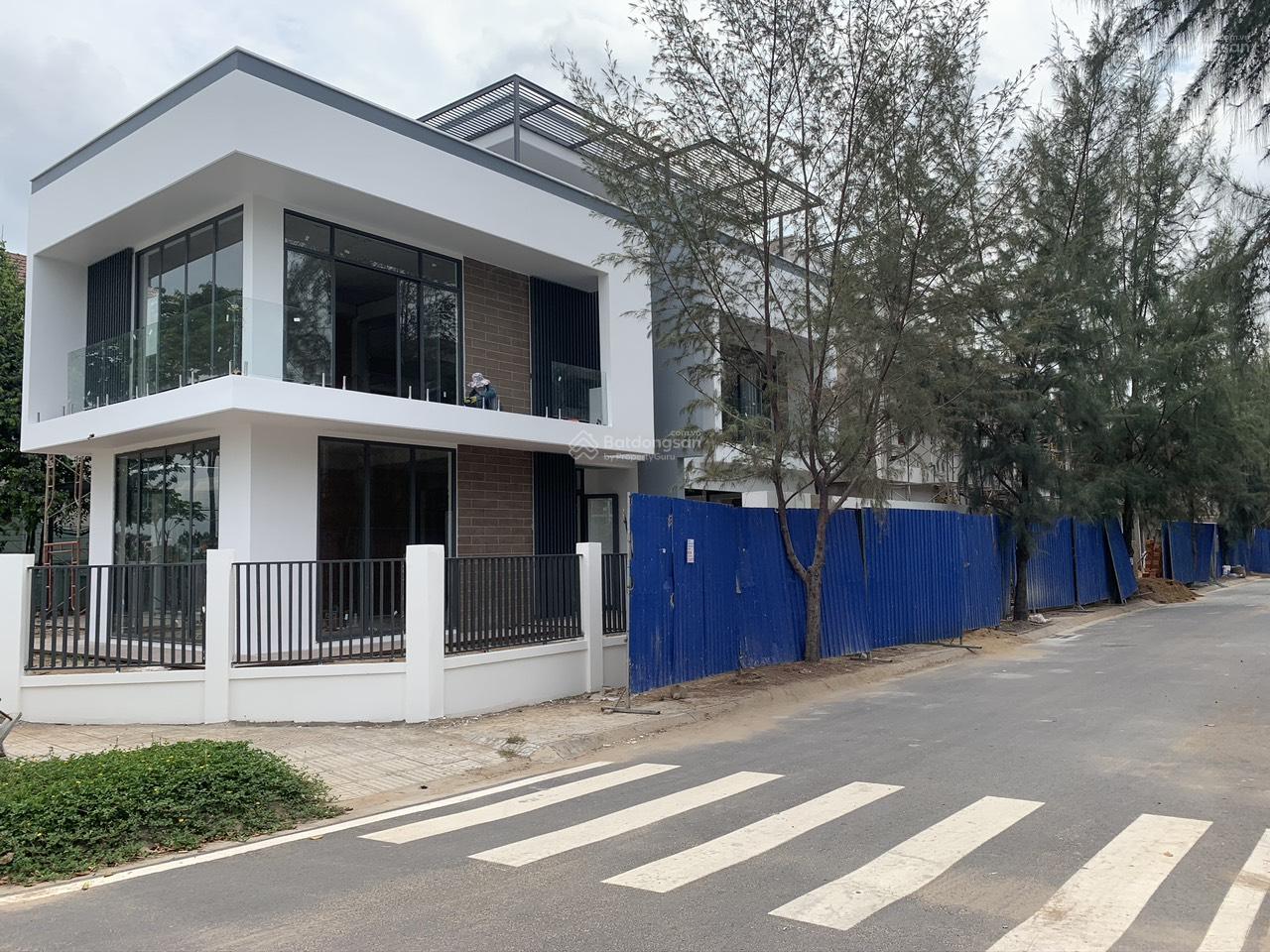 Gia đình cần tiền cho con du học nên bán gấp căn biệt thự 420m ngay gần hồ sinh thái giá 33ty