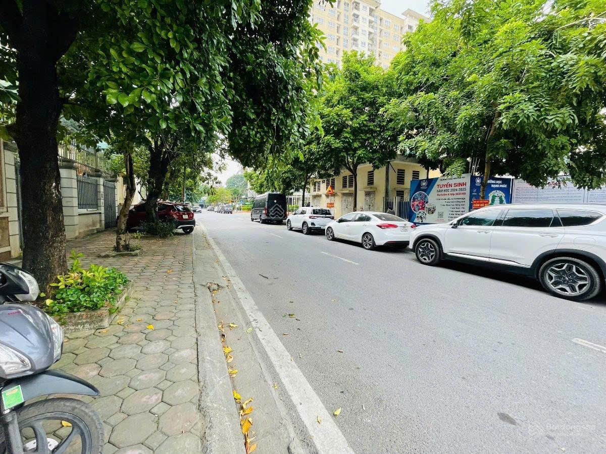 Bán gấp biệt thự gần Big C Thăng Long, Vinhome Greenbay 59 tỷ/165m2 xây 5 tầng có hầm đường 12m Bán gấp biệt thự gần Big C Thăng Long, Vinhome Greenbay 59 tỷ/165m2 xây 5 tầng có hầm đường 12m