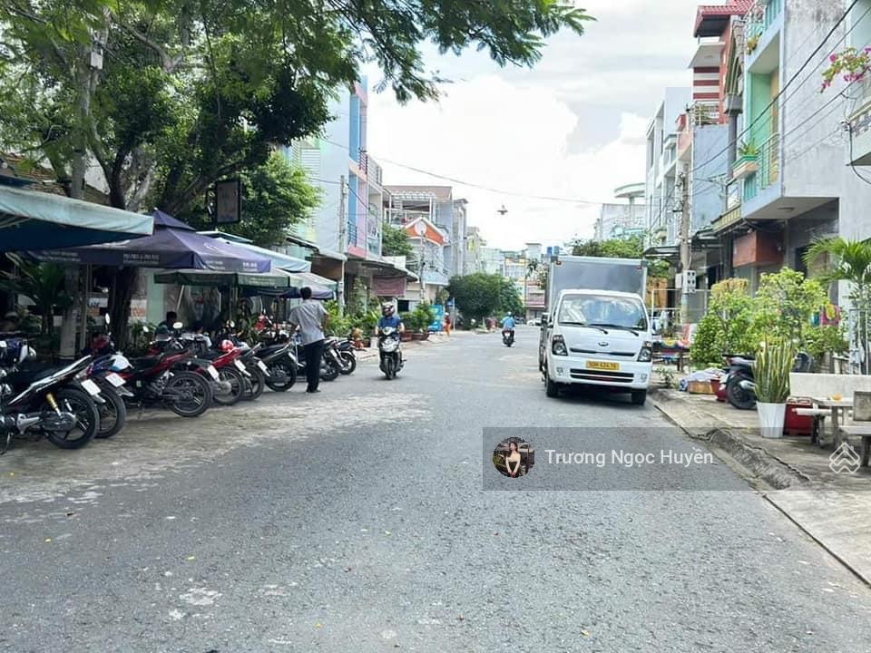 Bán đất đẹp Đ. Long Bình, gần trạm y tế Long Hiệp, Bến Lức, Long An DT 120m2 giá 1,5tỷ. Sổ sẵn