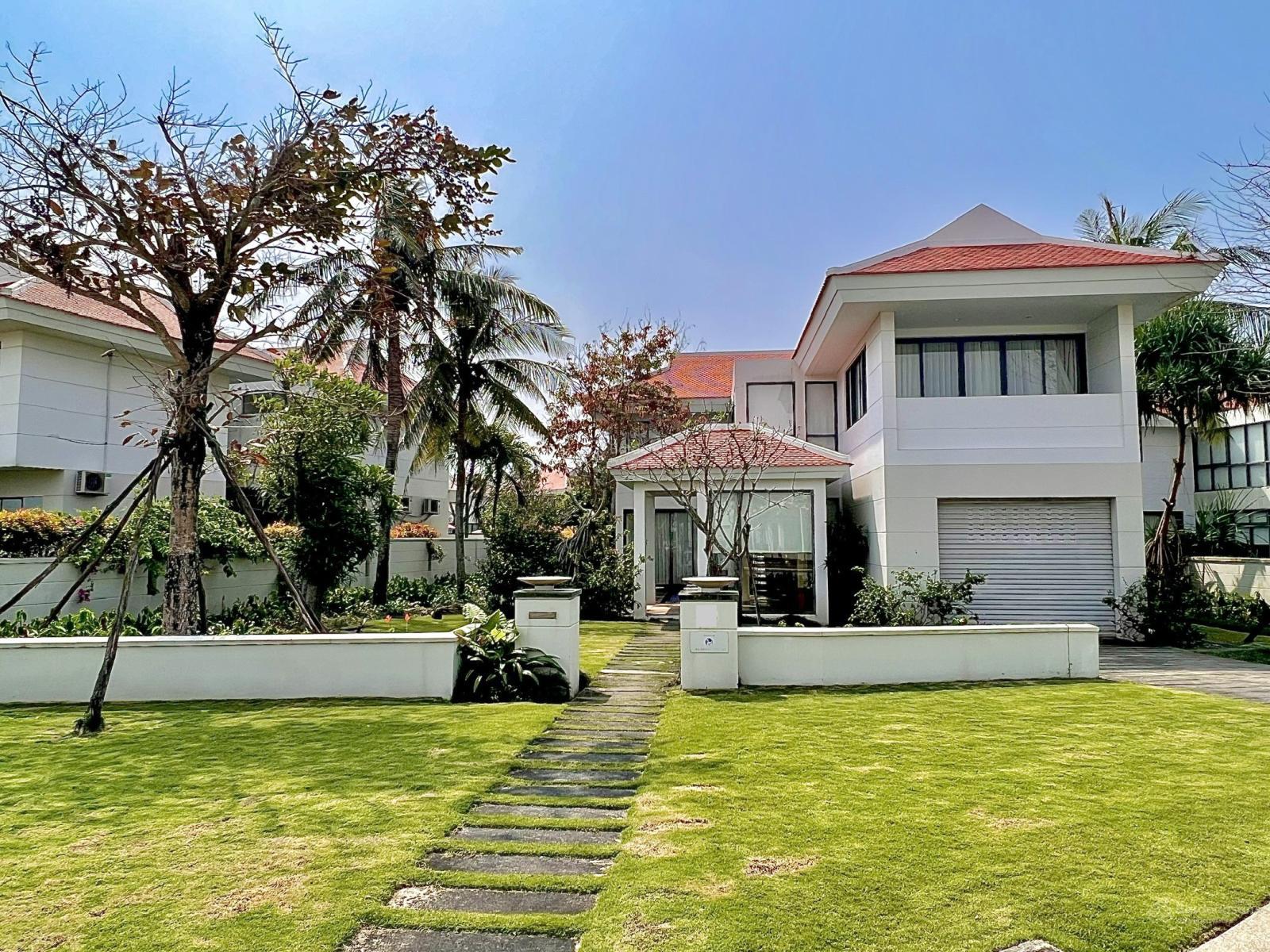 Cần bán gấp căn hoa hậu The Ocean Villas giá 34 tỷ ngay sát biển, 3PN 609 m2, cho thuê 150tr/tháng
