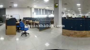 Cho thuê văn phòng diện tích lớn mặt tiền Huỳnh Tấn Phát Quận 7