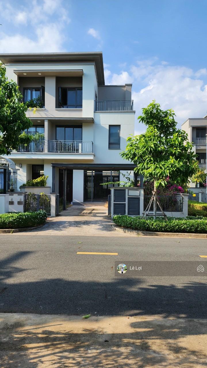 Căn góc Small 2 mặt đường Swanpark có sân vườn rộng diện tích 9,3x17m giá cả nhà và đất chỉ 7,4 tỷ Căn góc Small 2 mặt đường Swanpark có sân vườn rộng diện tích 9,3x17m giá cả nhà và đất chỉ 7,4 tỷ