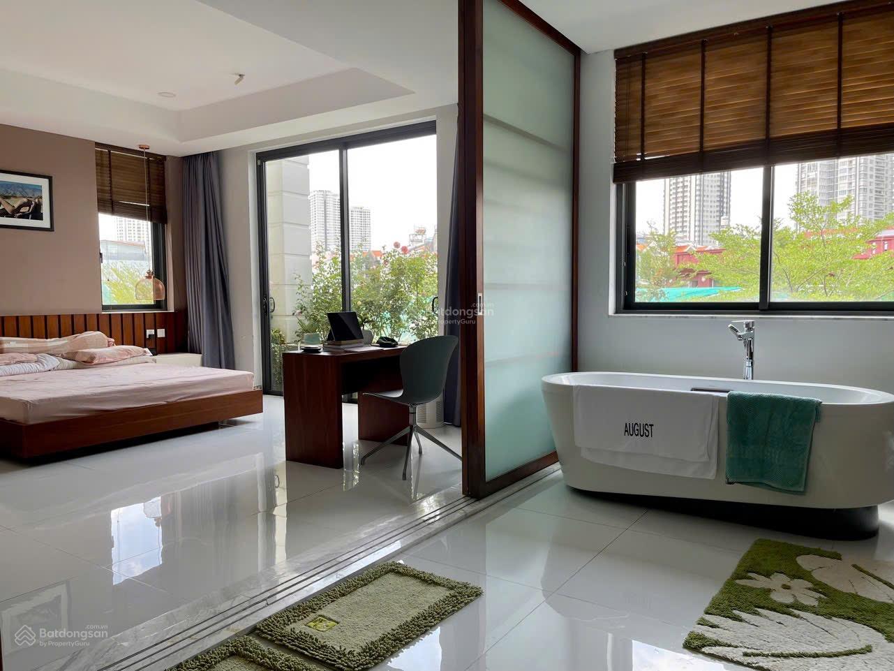 Biệt thự Him Lam Kênh Tẻ giá rẻ 41 tỷ DT 200m2 hầm trệt 3 lầu có thang máy, hợp đồng thuê 65tr/th