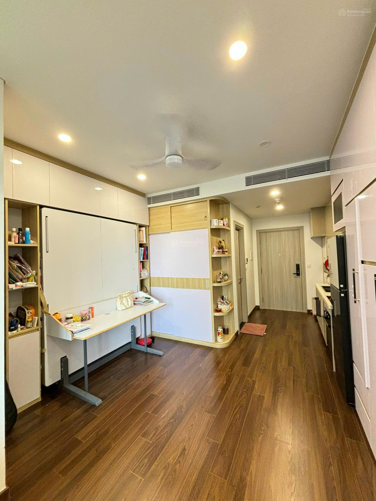 Chính chủ cần bán căn studio 32m2 tại toà cao cấp Imperia Smart City full nội thất 1,95tỷ