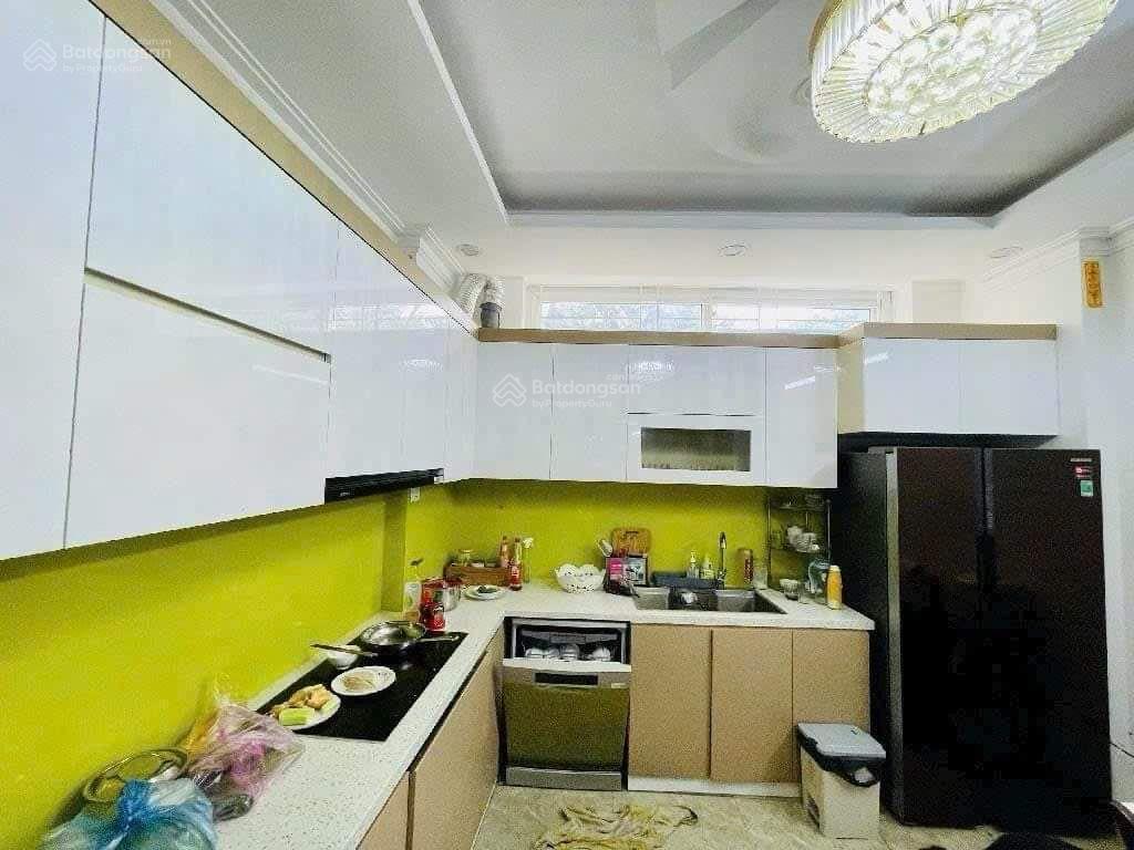 Bán nhà 5 tầng thang máy DT 40m2 gần khu đô thị Vinsmart Bán nhà 5 tầng thang máy DT 40m2 gần khu đô thị Vinsmart