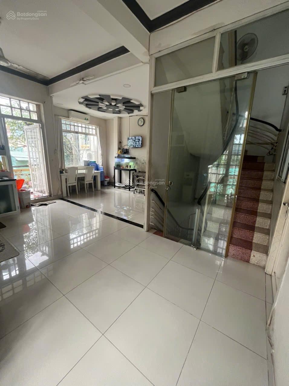 Nhà bán căn góc 3tầng 6 x 10,7-DT sàn 187m2 - 3PN, 3 WC giá 9 tỷ2TL - Mt 16m JDC Bình Hưng, BH, BC