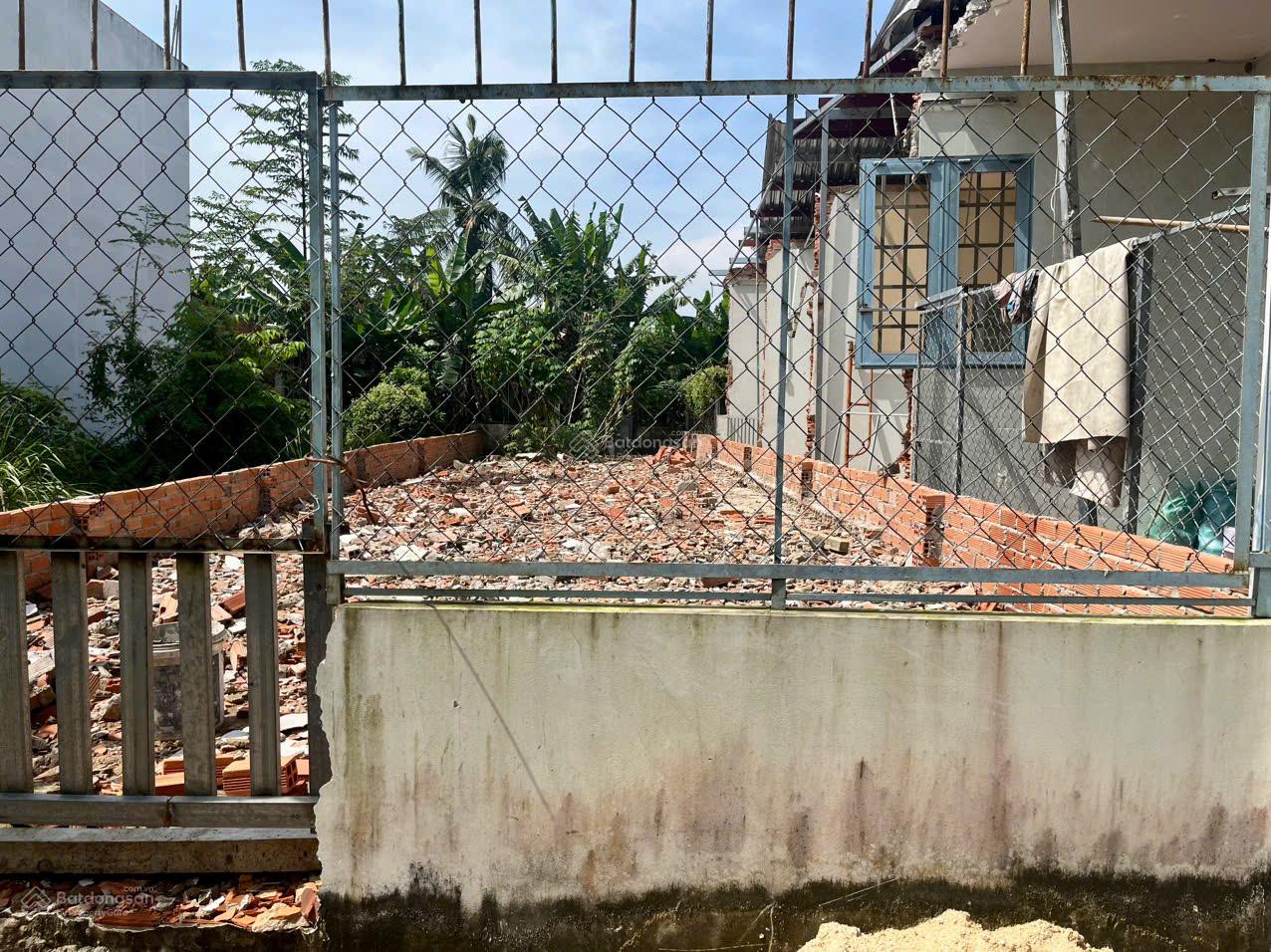 Bán gấp đất đường nhánh 12m Bùi Công Trừng Hóc Môn 105.6m2, ngang 5m giá rẻ 3,25 tỷ