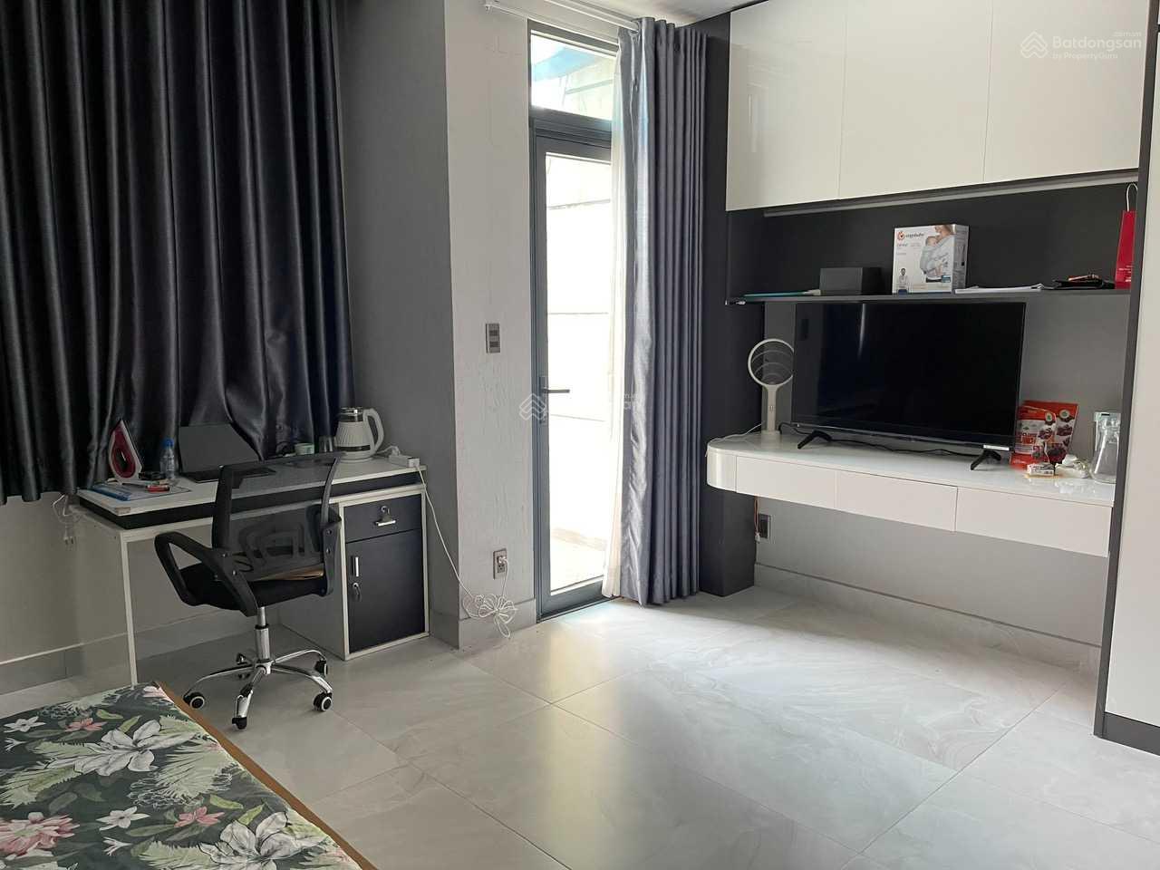 Chính chủ cho thuê biệt thự song lập Verosa Park 8,5x16m. Full nội thất đẹp. Gọi ngay 0982 667 ***