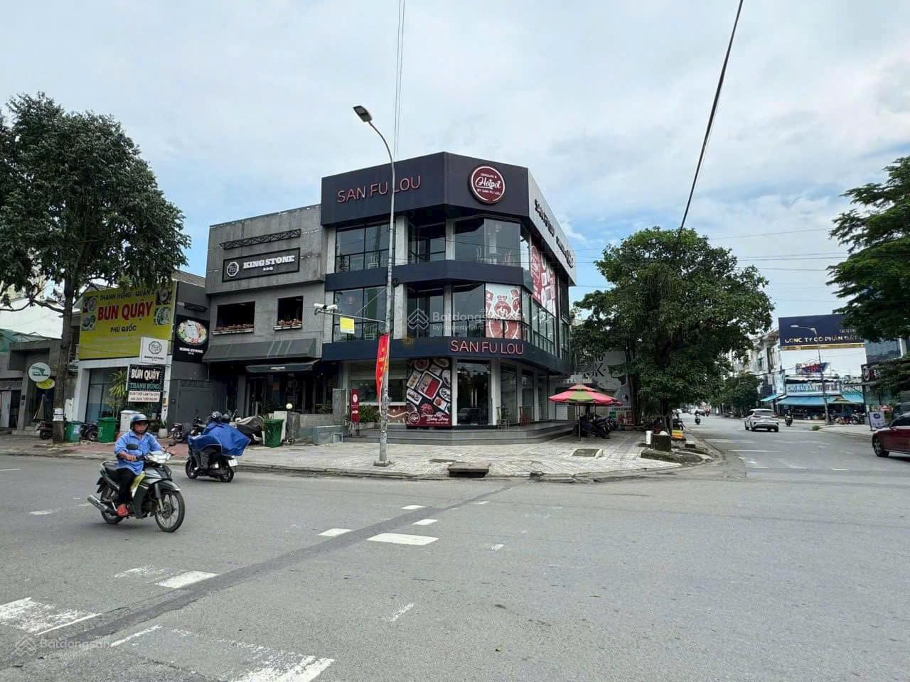 Giảm mạnh 10 tỷ! Đầu tư không nên bỏ lỡ KĐ hiếm MT Nguyễn Xí 12x100m XD: Hầm + 10 lầu chỉ 69 tỷ TL Giảm mạnh 10 tỷ! Đầu tư không nên bỏ lỡ KĐ hiếm MT Nguyễn Xí 12x100m XD: Hầm + 10 lầu chỉ 69 tỷ TL