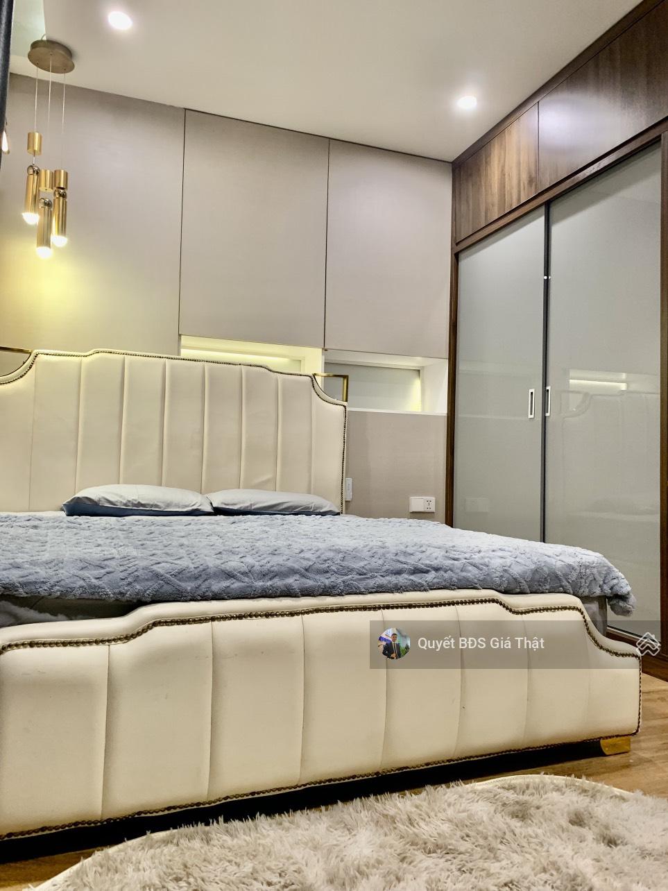 (Giá thật) chính chủ bán căn 78m2, 2PN + 2WC ban công Đông Nam, tầng cao, 9,1 tỷ The Legend