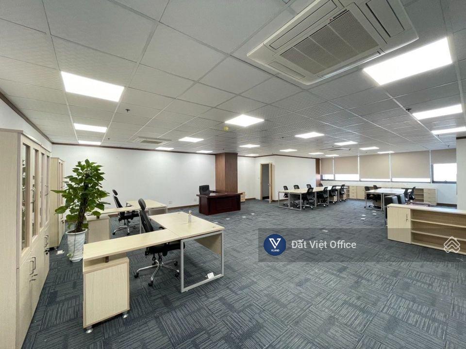 Cho thuê văn phòng tại Goldseason Nguyễn Tuân, Thanh Xuân HN. DT 860m2 có cắt nhỏ giá 254.300đ/m2