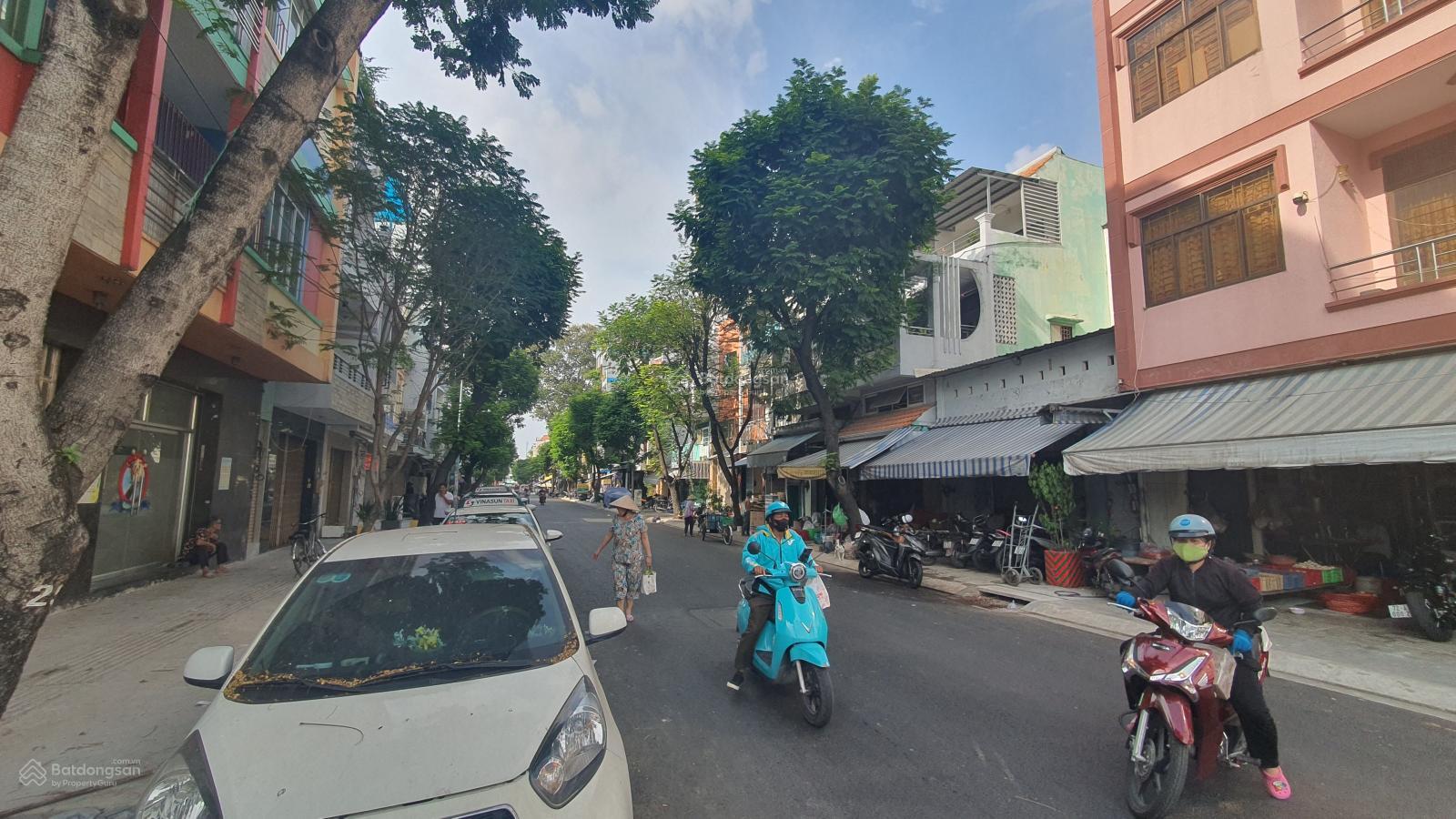 Bán nhà MT Cao Văn Lầu khu Hành chính Quận, đối diện công viên, vỉa hè 4m tiện KD đa ngành nghề