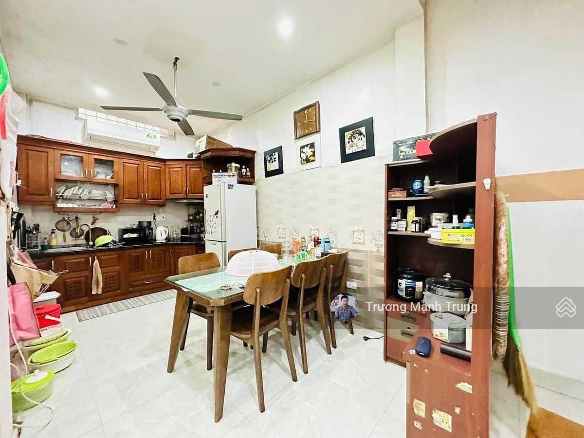 Cực chất! Đặng Tiến Đông trung tâm Đống Đa ngõ nông, 50m ra ô tô nhà BTCT kiên cố sổ vuông A4