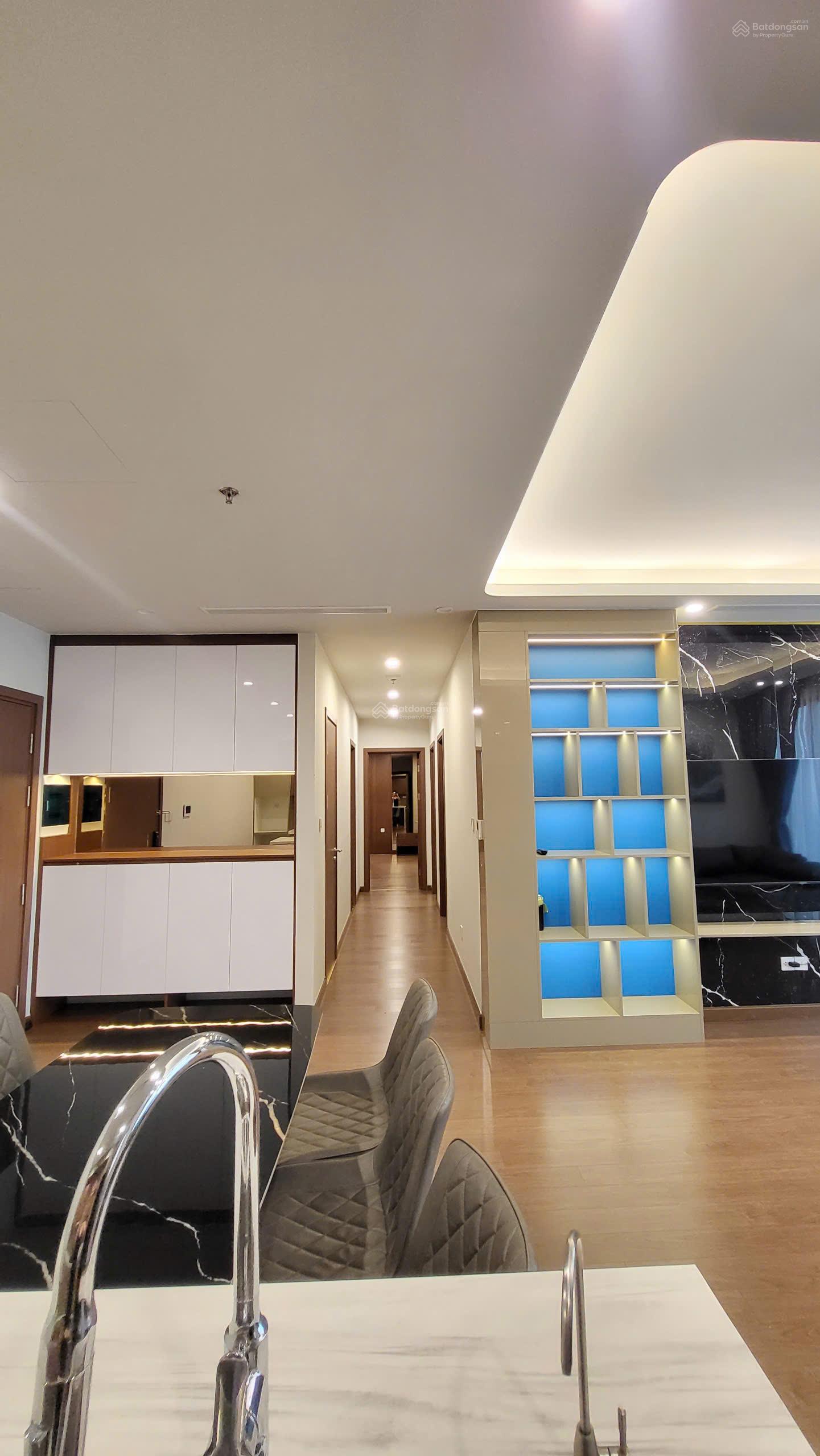 Cho thuê căn hộ Hong Kong Tower - 243A Đê La Thành, 3PN, full đồ, giá 20 tr/tháng