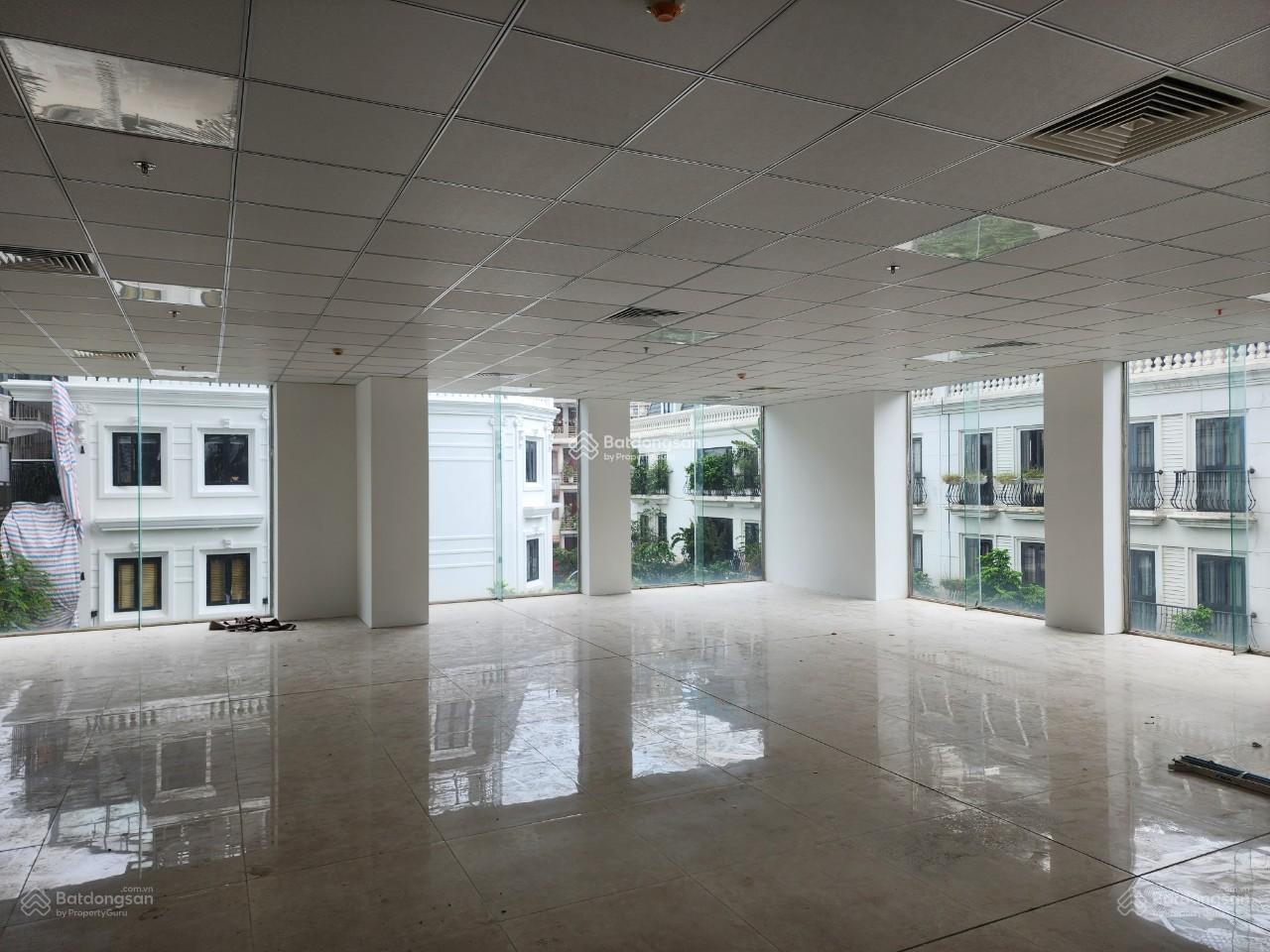 Cho thuê văn phòng tại PHC Complex 158 Nguyễn Sơn - giá sốc chỉ 100 nghìn/m2 Cho thuê văn phòng tại PHC Complex 158 Nguyễn Sơn - giá sốc chỉ 100 nghìn/m2