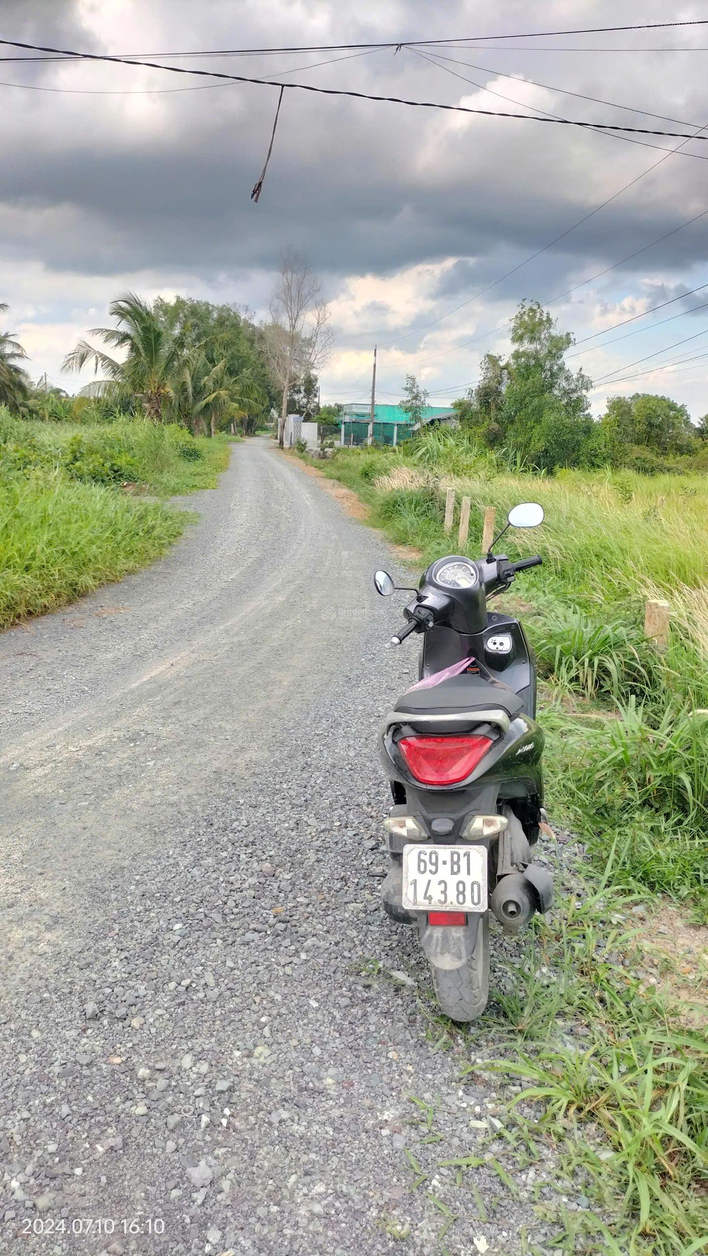 Chính chủ bán lô đất 3 mặt tiền đường xe tải, tổng 1200m2 giá chỉ 1.5 tỷ TL. Dân cư đông nghẹt Chính chủ bán lô đất 3 mặt tiền đường xe tải, tổng 1200m2 giá chỉ 1.5 tỷ TL. Dân cư đông nghẹt