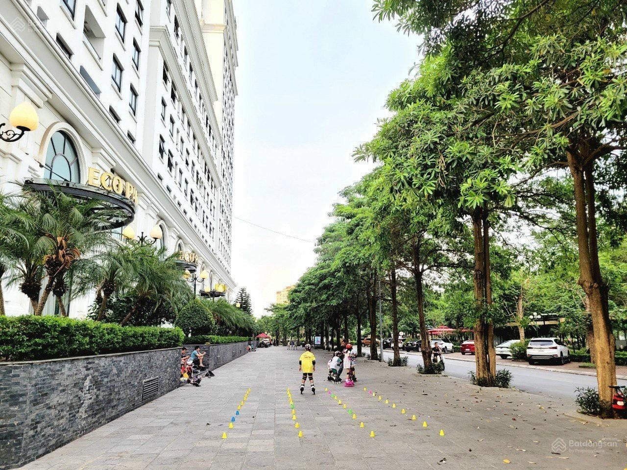 Cho thuê căn hộ cao cấp 2 ngủ 78m2 mới tinh full nội thất & điện tử tại Eco City Việt Hưng giá 10tr