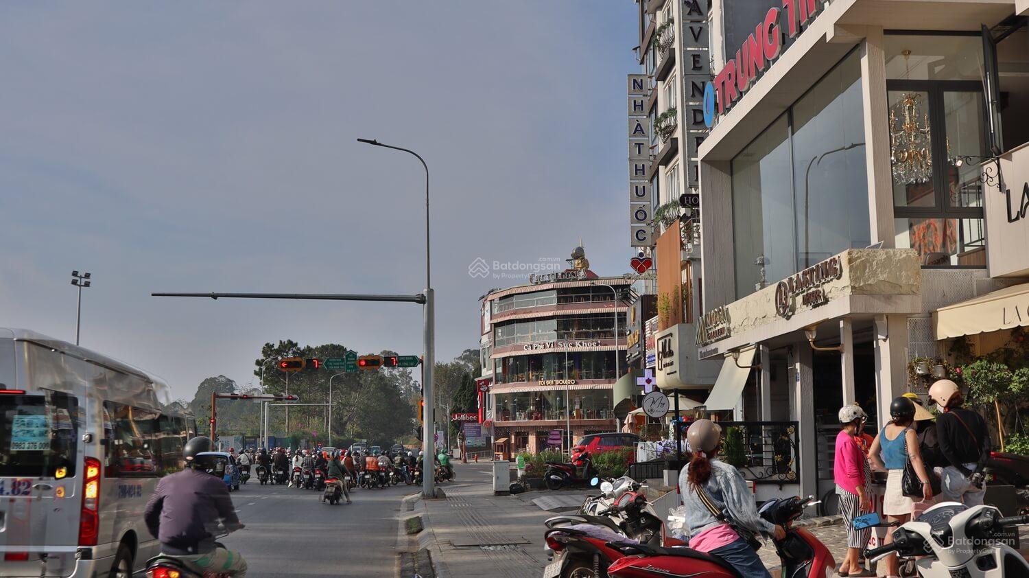 Nền góc hai mặt tiền phố Phù Đổng Thiên Vương P8 (183m2 - Quy mô tối đa 27m - Lh 0937 500 ***)