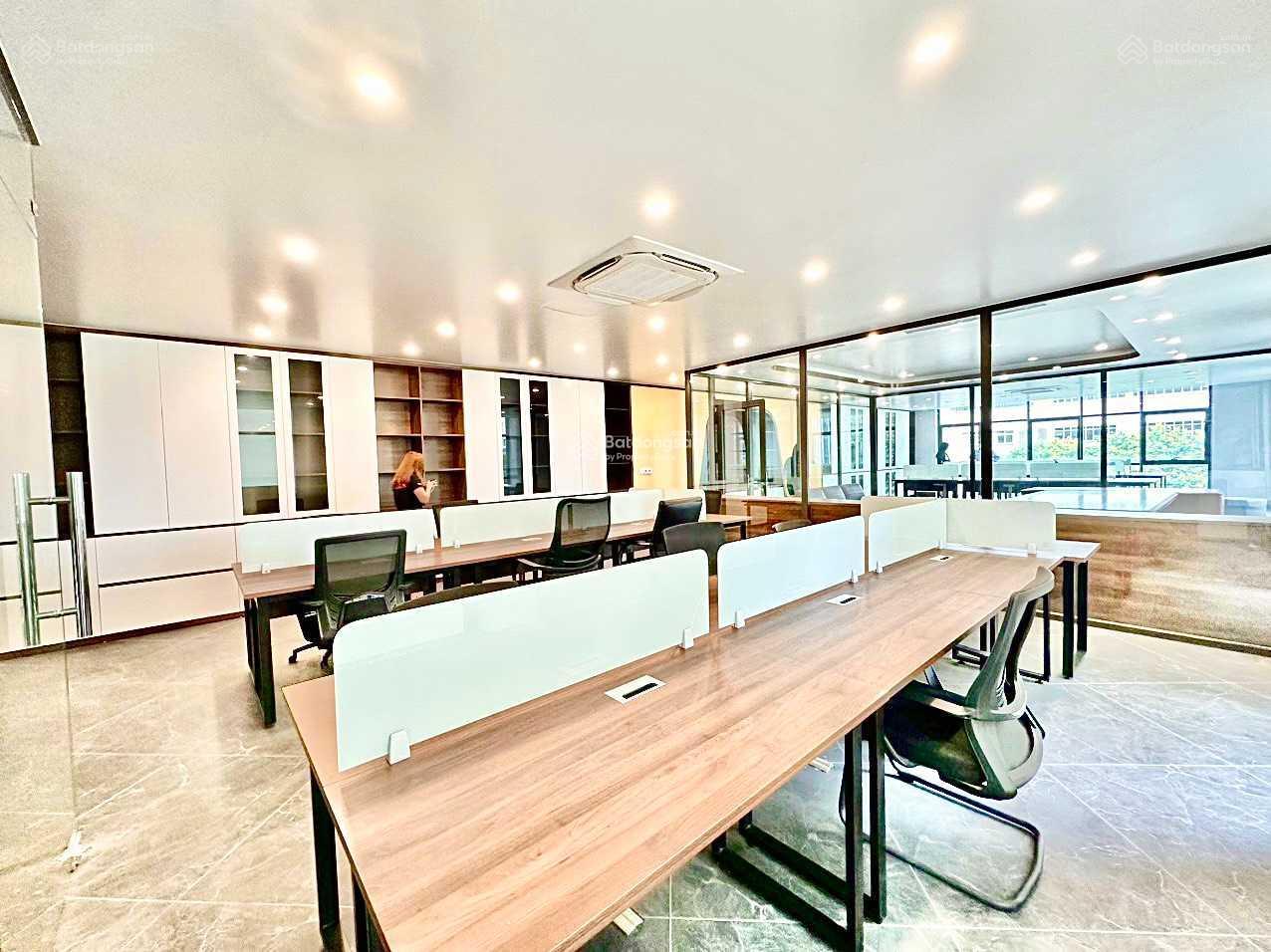 Cho thuê văn phòng 100m2 tại đường Lý Nam Đế, Hoàn Kiếm giá 15 triệu vnd Cho thuê văn phòng 100m2 tại đường Lý Nam Đế, Hoàn Kiếm giá 15 triệu vnd