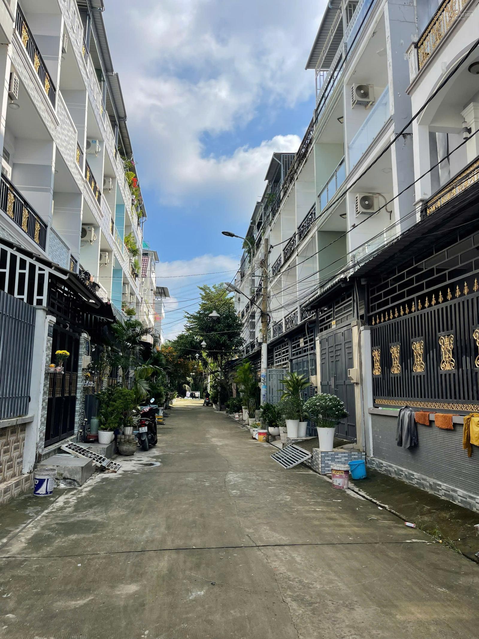 Bán gấp lô đất tại Lê Văn Lương SHR 127m2 (11 x 12) MT đường 7m, XD tự do ngay UBND xã Phước Kiển