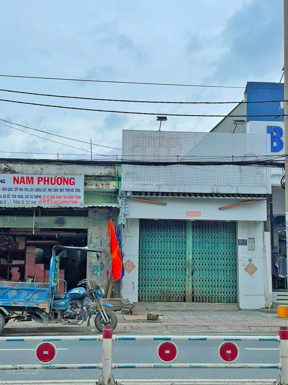 Nhà MTKD đường Lê Văn Qưới, Bình Tân, 5 x 30m vuông, cấp 4, gác lửng. Giá: 20.5 tỷ