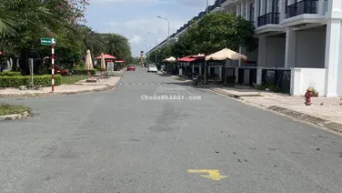 Cần bán gấp đất dự án The Sol City 80m2 Cần Giuộc, Long An giá 2 tỷ. LH: 0931 112 ***
