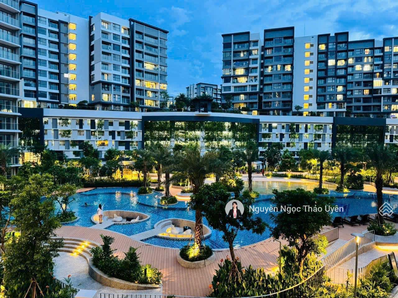 Căn đẹp Centery 120.7m2 giá 9tỷ8 (full) có ô xe Căn đẹp Centery 120.7m2 giá 9tỷ8 (full) có ô xe