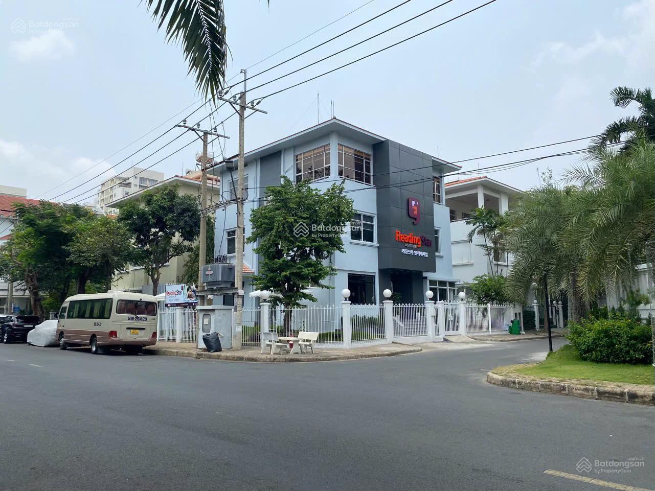 Bán Biệt thự đơn lập góc 2 mặt tiền khu Mỹ Kim 2 - PMH, Q.7. DT: 320m2, 1T2L, HĐT cao, giá 125 tỷ