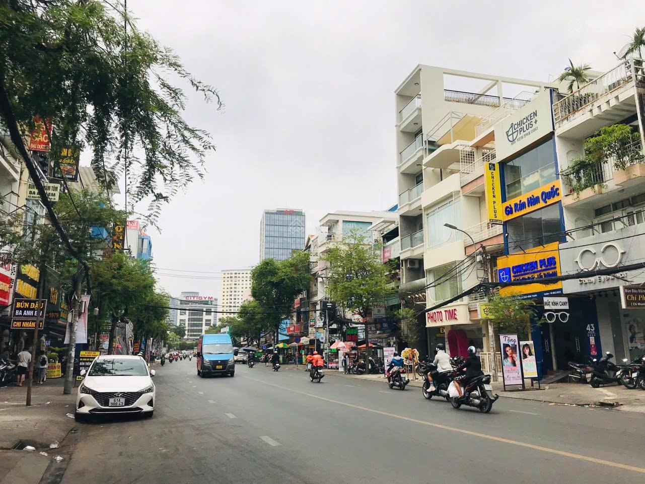 Bán Nhà Giá Tốt Nhất Mặt Tiền D2 - Nguyễn Gia Trí Bình Thạnh - 4 x 20m Hầm 5 tầng - Giá 33.5 tỷ