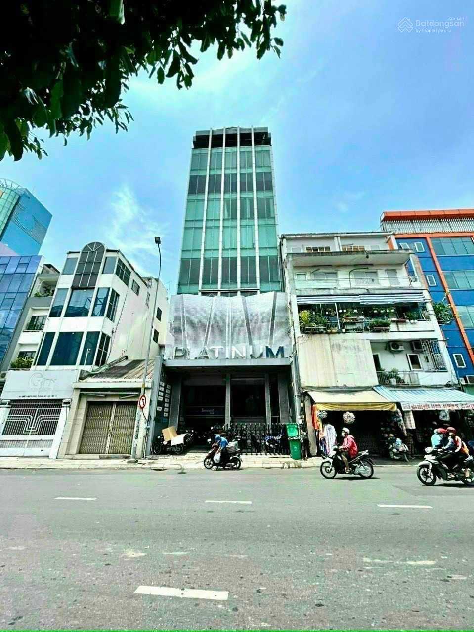 Bán tòa nhà văn phòng 2 MT Trần Hưng Đạo, Quận 1 - DT: 8 x 20m - 7 tầng - HĐT 250tr/th - 62 tỷ TL