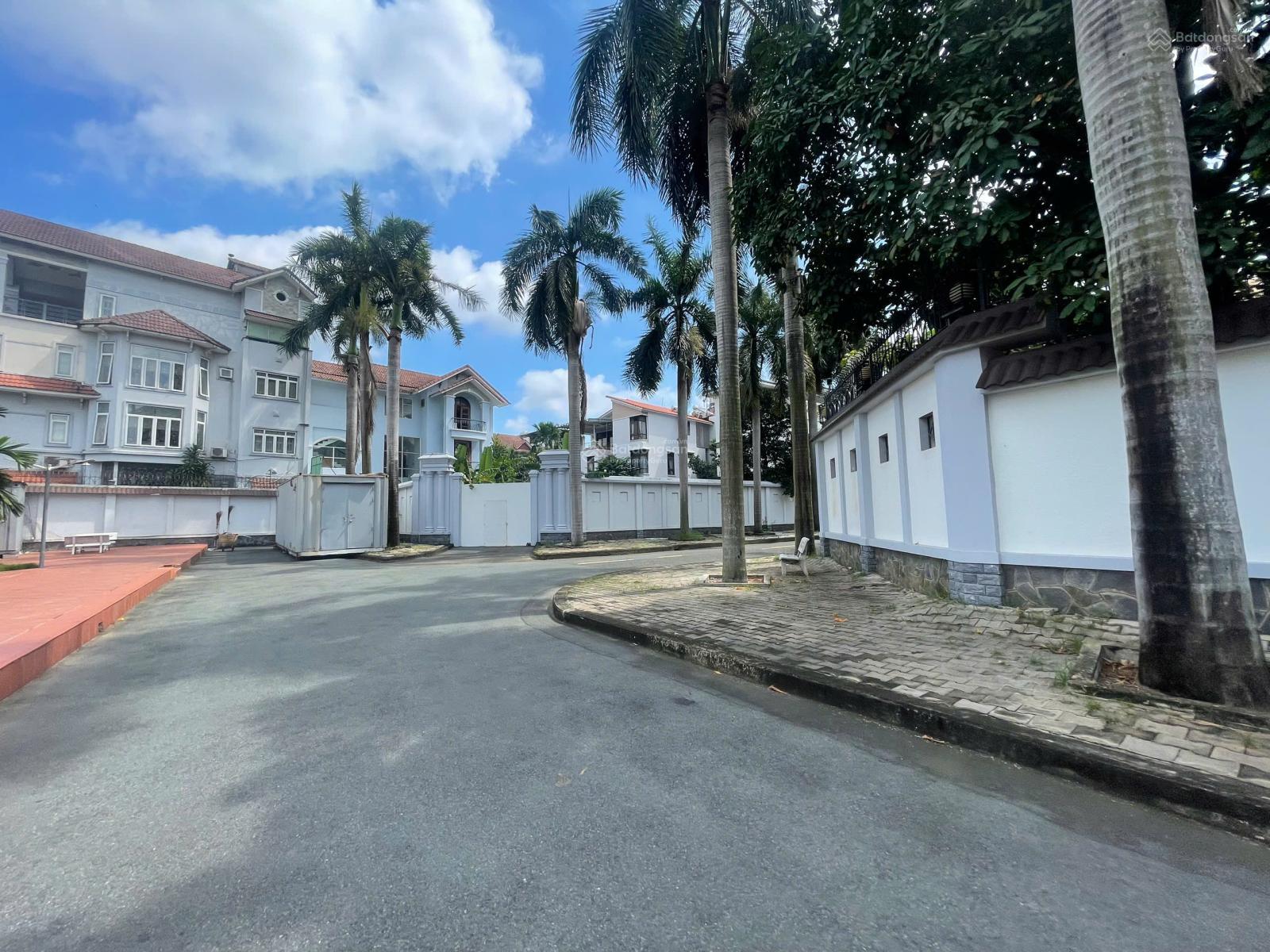 Bán gấp MT Song Hành XLHN - An Phú, Quận 2. Diện tích: 6x20m. Cấp 4 giá chỉ 24.5 tỷ ~200tr/m2