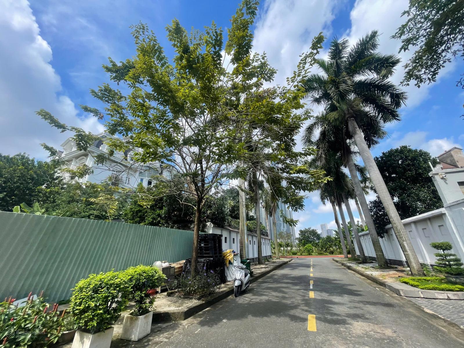 Bán gấp MT Song Hành XLHN - An Phú, Quận 2. Diện tích: 6x20m. Cấp 4 giá chỉ 24.5 tỷ ~200tr/m2