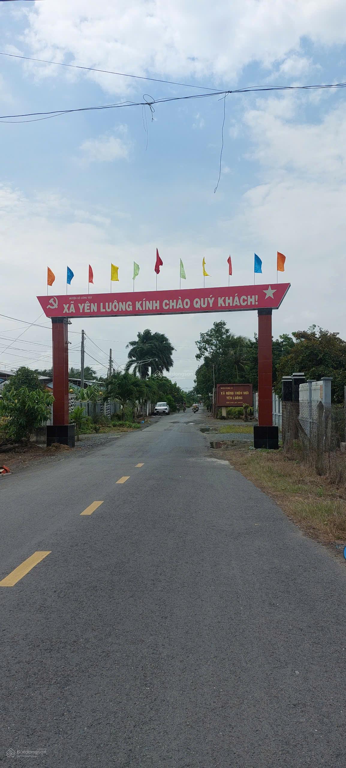 Kẹt NH giảm mạnh 1.5 tỷ cần bán gấp căn biệt thự MT đường nhựa ĐH15 ngay UB xã Yên Luông